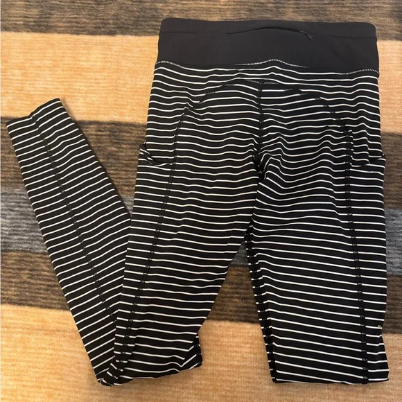 Lululemon Athletica Black and White Striped Leggings Run Stripe II rare - Picture 3 of 3